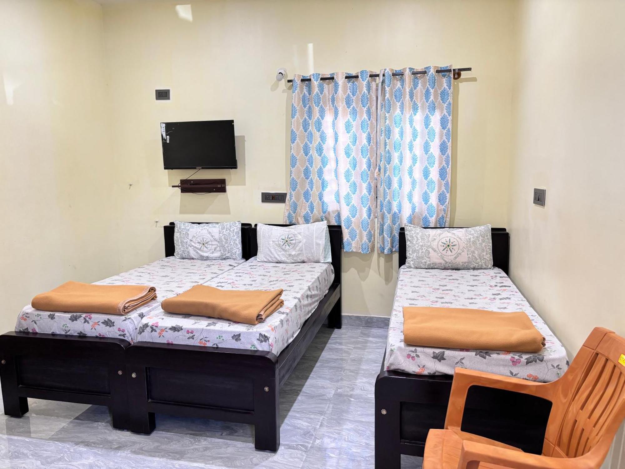 Sri Siri Lodge And Hotel Chikmagalūr Extérieur photo