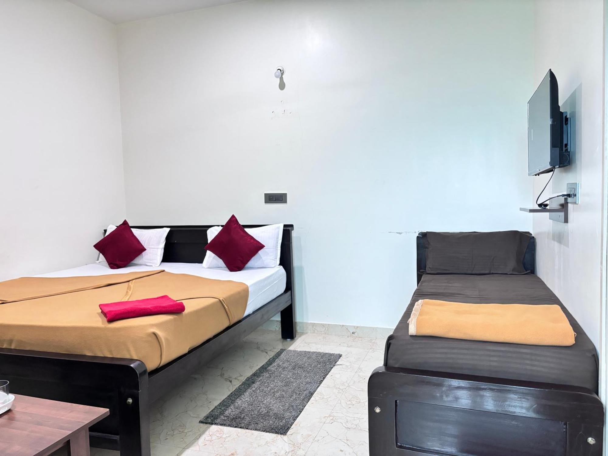 Sri Siri Lodge And Hotel Chikmagalūr Extérieur photo