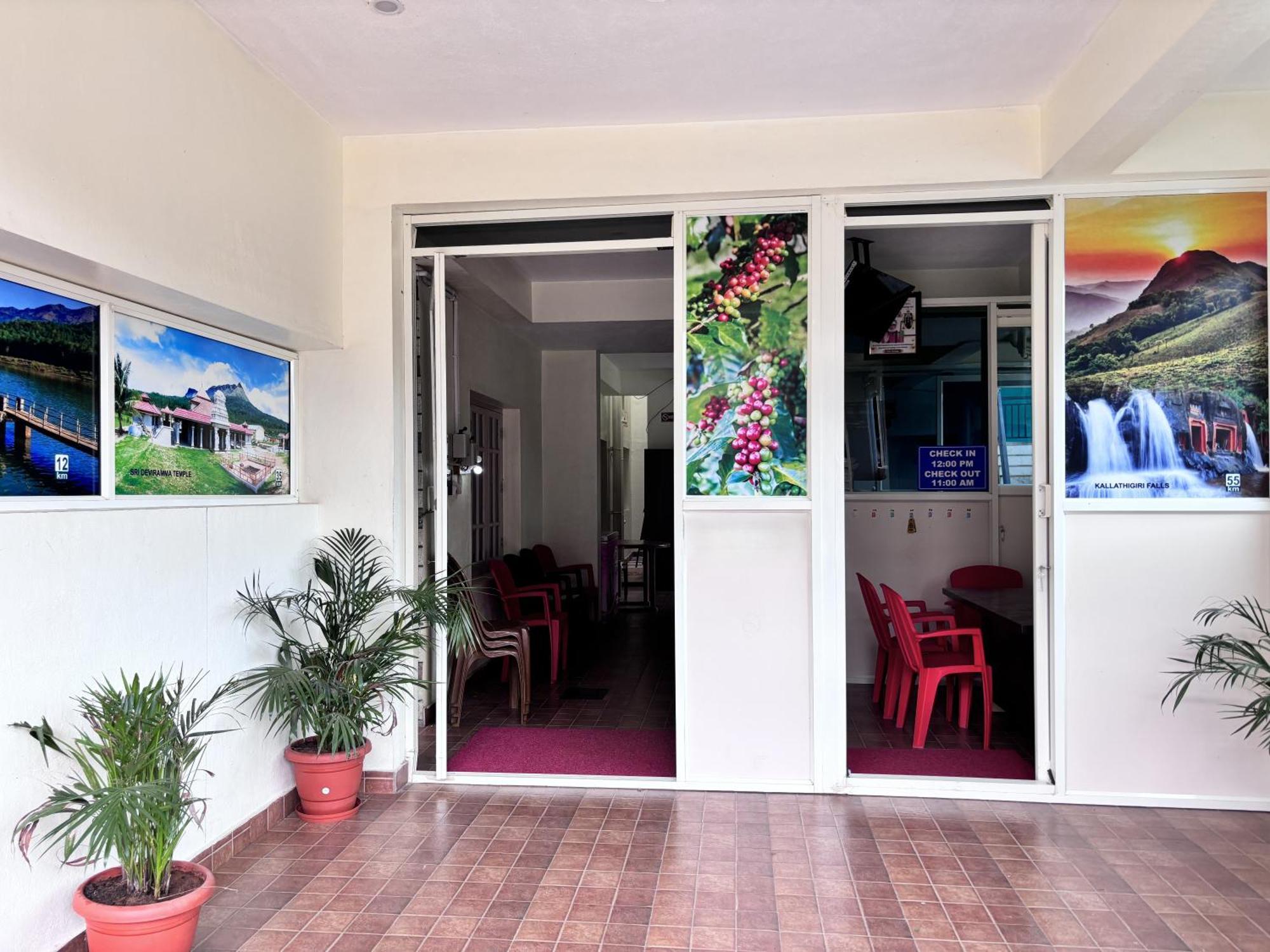 Sri Siri Lodge And Hotel Chikmagalūr Extérieur photo