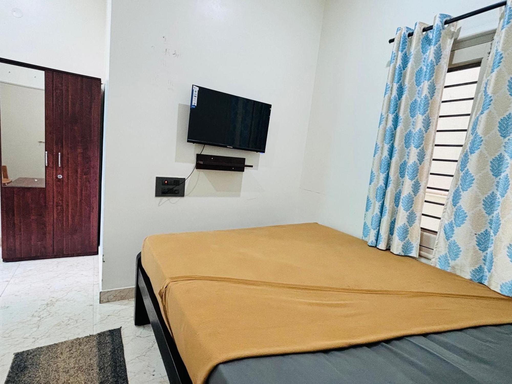Sri Siri Lodge And Hotel Chikmagalūr Extérieur photo
